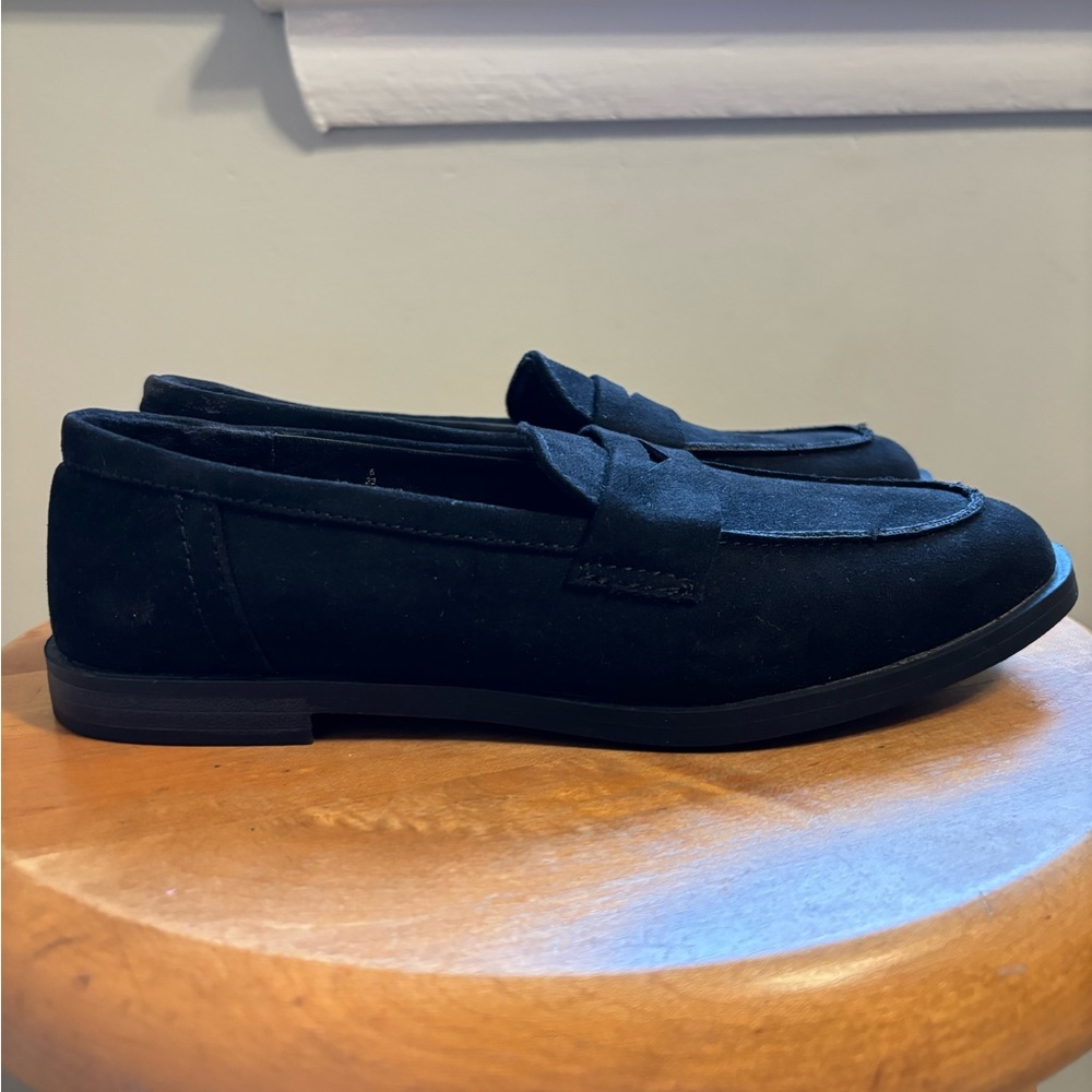 Old Navy Women’s loafers. Size 6. Black. New, never been worn.